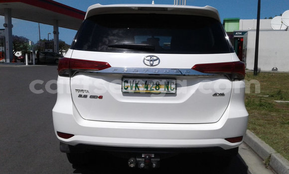 Buy Used Toyota Fortuner White Car in Big Bend in Lubombo District Buy Used Toyota Fortuner White Car in Big Bend in Lubombo District