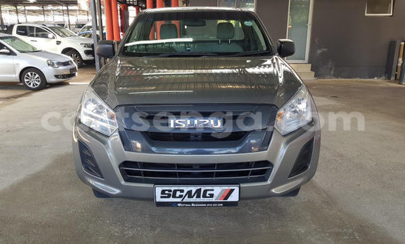 Nunua Ilio tumika Isuzu KB Beige Gari ndani ya Hlatikulu nchini Wilaya ya Shiselweni Nunua Ilio tumika Isuzu KB Beige Gari ndani ya Hlatikulu nchini Wilaya ya Shiselweni