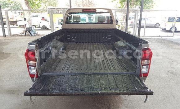 Nunua Ilio tumika Isuzu KB Beige Gari ndani ya Hlatikulu nchini Wilaya ya Shiselweni Nunua Ilio tumika Isuzu KB Beige Gari ndani ya Hlatikulu nchini Wilaya ya Shiselweni