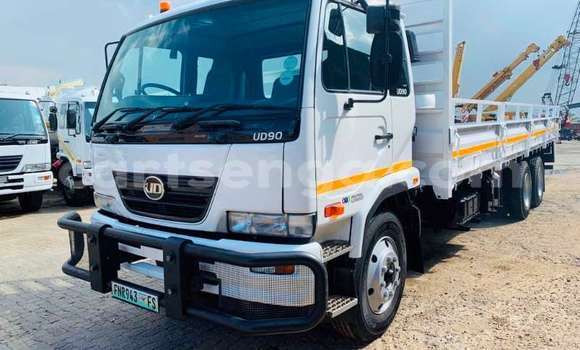 Acheter Occasion Voiture Nissan Hardbody Blanc à Kubuta, Shiselweni District Acheter Occasion Voiture Nissan Hardbody Blanc à Kubuta, Shiselweni District