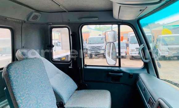 Acheter Occasion Voiture Nissan Hardbody Blanc à Kubuta, Shiselweni District Acheter Occasion Voiture Nissan Hardbody Blanc à Kubuta, Shiselweni District