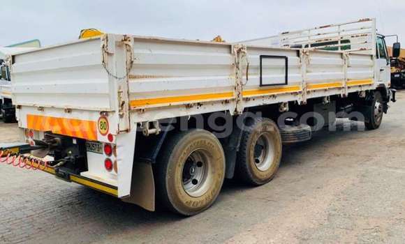 Nunua Ilio tumika Nissan Hardbody White Gari ndani ya Hlatikulu nchini Wilaya ya Shiselweni Nunua Ilio tumika Nissan Hardbody White Gari ndani ya Hlatikulu nchini Wilaya ya Shiselweni