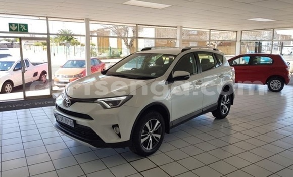 Nunua Ilio tumika Toyota RAV4 White Gari ndani ya Mbabane nchini Manzini Nunua Ilio tumika Toyota RAV4 White Gari ndani ya Mbabane nchini Manzini