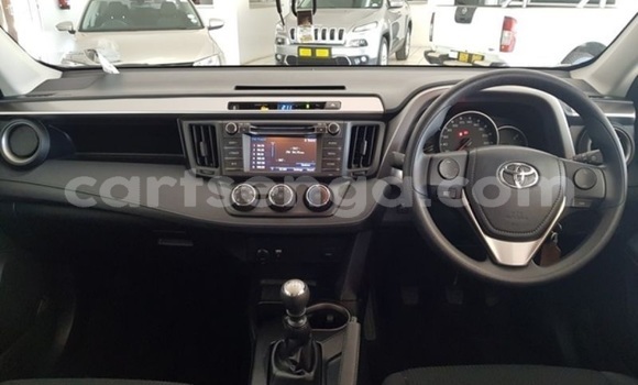 Nunua Ilio tumika Toyota RAV4 White Gari ndani ya Mbabane nchini Manzini Nunua Ilio tumika Toyota RAV4 White Gari ndani ya Mbabane nchini Manzini
