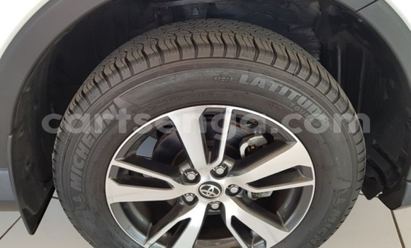 Nunua Ilio tumika Toyota RAV4 White Gari ndani ya Mbabane nchini Manzini Nunua Ilio tumika Toyota RAV4 White Gari ndani ya Mbabane nchini Manzini