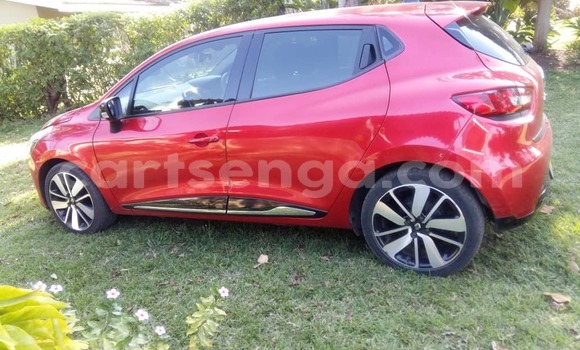 Nunua Ilio tumika Renault Clio Red Gari ndani ya Simunye nchini Wilaya ya Lubombo
