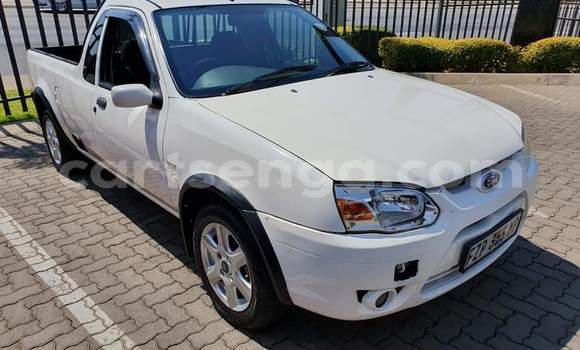 Nunua Ilio tumika Ford Bronco-II White Gari ndani ya Ezulwini nchini Hhohho Nunua Ilio tumika Ford Bronco-II White Gari ndani ya Ezulwini nchini Hhohho