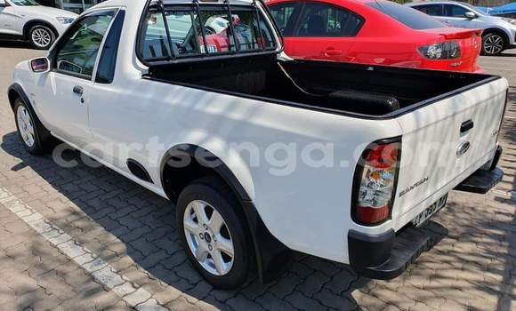 Nunua Ilio tumika Ford Bronco-II White Gari ndani ya Ezulwini nchini Hhohho Nunua Ilio tumika Ford Bronco-II White Gari ndani ya Ezulwini nchini Hhohho