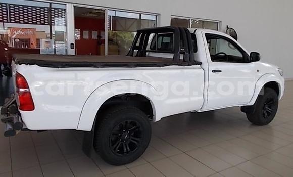 Nunua Ilio tumika Toyota Hilux White Gari ndani ya Manzini nchini Manzini Nunua Ilio tumika Toyota Hilux White Gari ndani ya Manzini nchini Manzini