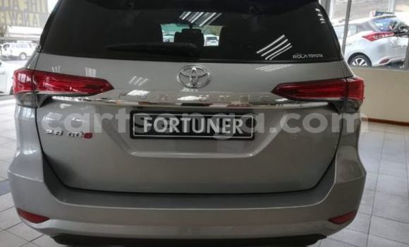 Buy Used Toyota Fortuner Silver Car in Hluti in Shiselweni District Buy Used Toyota Fortuner Silver Car in Hluti in Shiselweni District