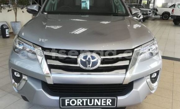 Buy Used Toyota Fortuner Silver Car in Hluti in Shiselweni District Buy Used Toyota Fortuner Silver Car in Hluti in Shiselweni District