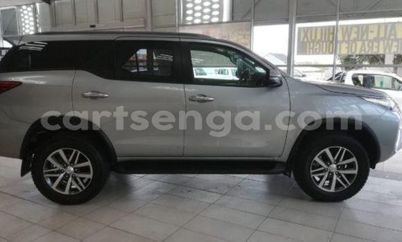 Buy Used Toyota Fortuner Silver Car in Hluti in Shiselweni District Buy Used Toyota Fortuner Silver Car in Hluti in Shiselweni District