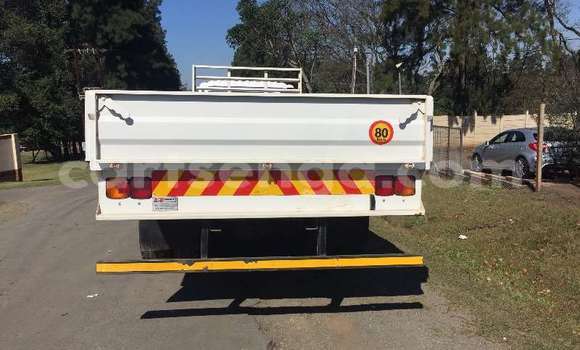 Acheter Occasion Utilitaire Hino 300 Series Blanc à Ezulwini, Hhohho Acheter Occasion Utilitaire Hino 300 Series Blanc à Ezulwini, Hhohho