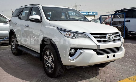 Buy Import Toyota Fortuner White Car in Import - Dubai in Hhohho Buy Import Toyota Fortuner White Car in Import - Dubai in Hhohho