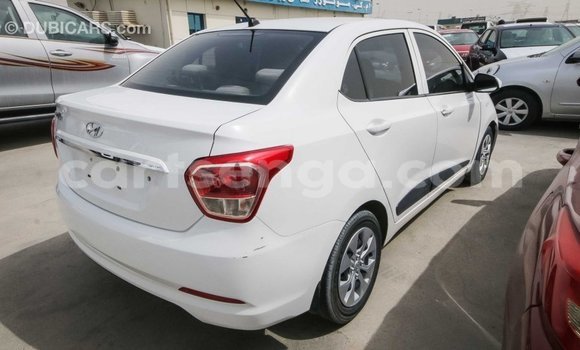 Buy Import Hyundai i10 White Car in Import - Dubai in Hhohho Buy Import Hyundai i10 White Car in Import - Dubai in Hhohho