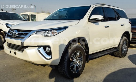 Nunua Imported Toyota Fortuner White Gari ndani ya Import - Dubai nchini Hhohho Nunua Imported Toyota Fortuner White Gari ndani ya Import - Dubai nchini Hhohho