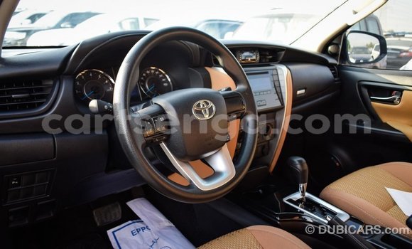 Nunua Imported Toyota Fortuner White Gari ndani ya Import - Dubai nchini Hhohho Nunua Imported Toyota Fortuner White Gari ndani ya Import - Dubai nchini Hhohho