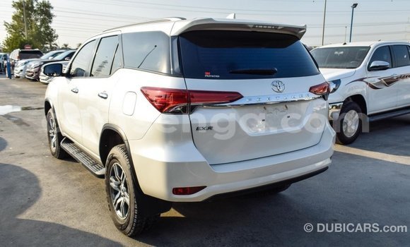 Nunua Imported Toyota Fortuner White Gari ndani ya Import - Dubai nchini Hhohho Nunua Imported Toyota Fortuner White Gari ndani ya Import - Dubai nchini Hhohho