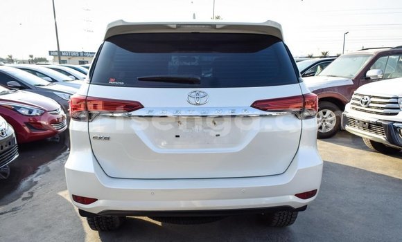 Nunua Imported Toyota Fortuner White Gari ndani ya Import - Dubai nchini Hhohho Nunua Imported Toyota Fortuner White Gari ndani ya Import - Dubai nchini Hhohho