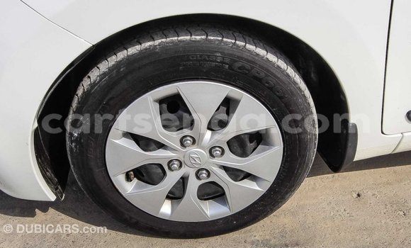 Buy Import Hyundai i10 White Car in Import - Dubai in Hhohho Buy Import Hyundai i10 White Car in Import - Dubai in Hhohho