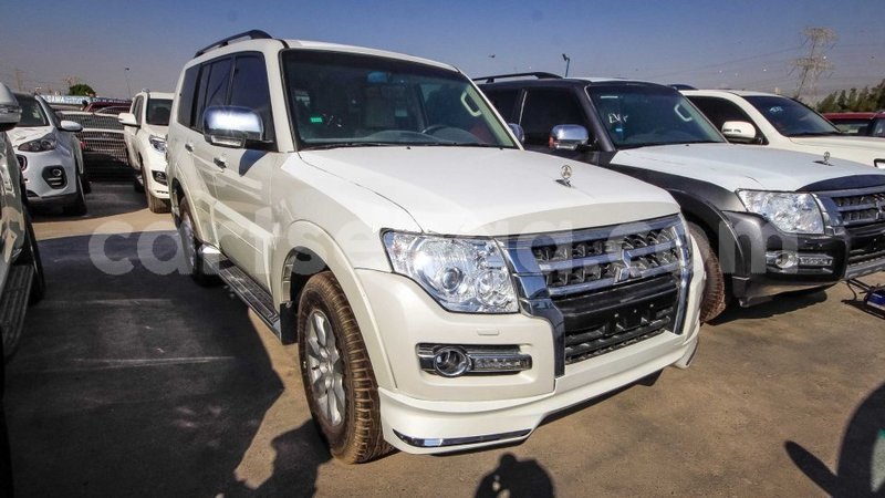 Big with watermark mitsubishi pajero hhohho import dubai 12230