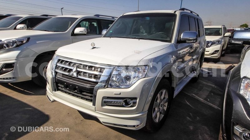 Big with watermark mitsubishi pajero hhohho import dubai 12230
