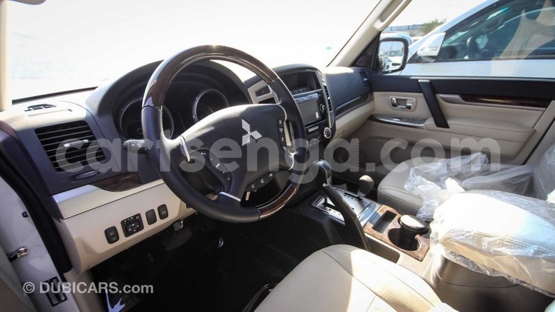 Big with watermark mitsubishi pajero hhohho import dubai 12230