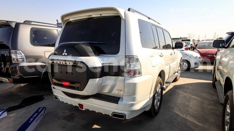 Big with watermark mitsubishi pajero hhohho import dubai 12230