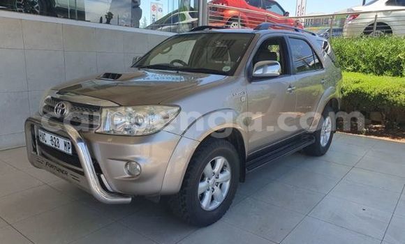 Nunua Ilio tumika Toyota Fortuner Beige Gari ndani ya Big Bend nchini Wilaya ya Lubombo Nunua Ilio tumika Toyota Fortuner Beige Gari ndani ya Big Bend nchini Wilaya ya Lubombo