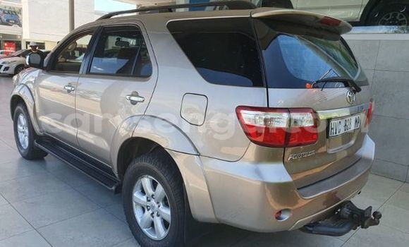 Nunua Ilio tumika Toyota Fortuner Beige Gari ndani ya Big Bend nchini Wilaya ya Lubombo Nunua Ilio tumika Toyota Fortuner Beige Gari ndani ya Big Bend nchini Wilaya ya Lubombo