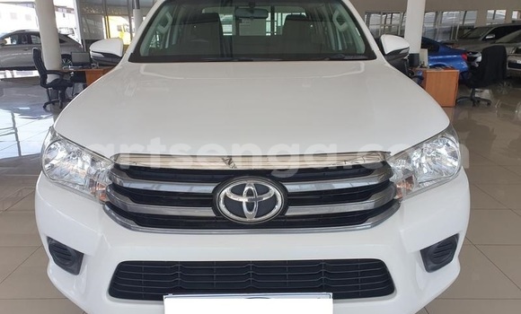 Nunua Ilio tumika Toyota Hilux White Gari ndani ya Bulembu nchini Hhohho Nunua Ilio tumika Toyota Hilux White Gari ndani ya Bulembu nchini Hhohho