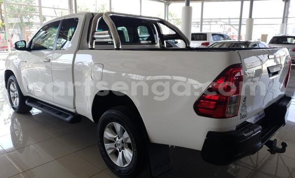 Nunua Ilio tumika Toyota Hilux White Gari ndani ya Bulembu nchini Hhohho Nunua Ilio tumika Toyota Hilux White Gari ndani ya Bulembu nchini Hhohho