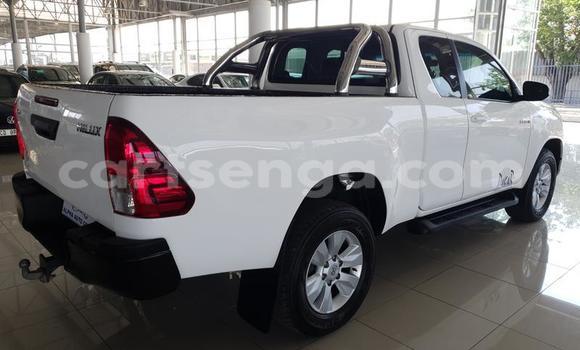 Nunua Ilio tumika Toyota Hilux White Gari ndani ya Bulembu nchini Hhohho Nunua Ilio tumika Toyota Hilux White Gari ndani ya Bulembu nchini Hhohho