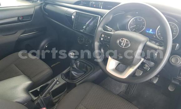 Nunua Ilio tumika Toyota Hilux White Gari ndani ya Bulembu nchini Hhohho Nunua Ilio tumika Toyota Hilux White Gari ndani ya Bulembu nchini Hhohho