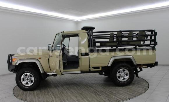 Nunua Ilio tumika Toyota Land Cruiser Beige Gari ndani ya Bulembu nchini Hhohho Nunua Ilio tumika Toyota Land Cruiser Beige Gari ndani ya Bulembu nchini Hhohho