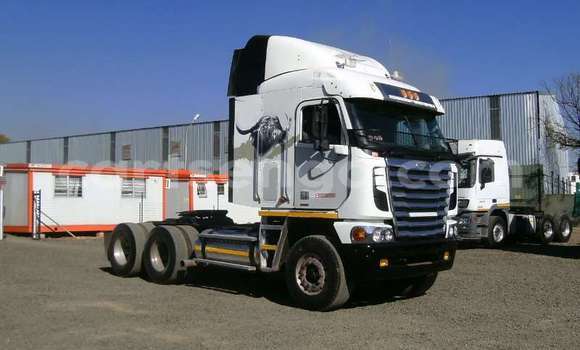 Buy Used Caterpillar 120 White Truck in Mbabane in Manzini Buy Used Caterpillar 120 White Truck in Mbabane in Manzini
