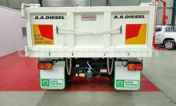 Acheter Occasion Utilitaire Hino Ranger Blanc à Bulembu, Hhohho Acheter Occasion Utilitaire Hino Ranger Blanc à Bulembu, Hhohho