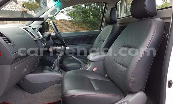 Acheter Occasion Voiture Toyota Hilux Blanc à Ngomane, Lubombo District Acheter Occasion Voiture Toyota Hilux Blanc à Ngomane, Lubombo District