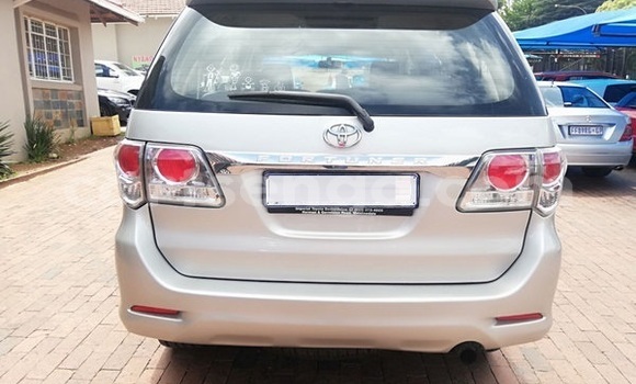 Buy Used Toyota Fortuner Silver Car in Bulembu in Hhohho Buy Used Toyota Fortuner Silver Car in Bulembu in Hhohho