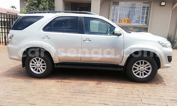 Buy Used Toyota Fortuner Silver Car in Bulembu in Hhohho Buy Used Toyota Fortuner Silver Car in Bulembu in Hhohho