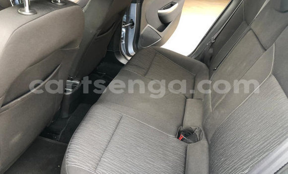 Nunua Ilio tumika Toyota Hilux White Gari ndani ya Bulembu nchini Hhohho Nunua Ilio tumika Toyota Hilux White Gari ndani ya Bulembu nchini Hhohho