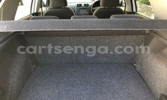 Nunua Ilio tumika Volkswagen Golf White Gari ndani ya Ezulwini nchini Hhohho Nunua Ilio tumika Volkswagen Golf White Gari ndani ya Ezulwini nchini Hhohho