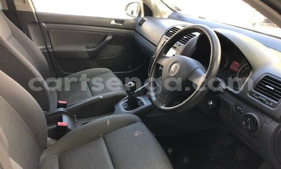 Nunua Ilio tumika Volkswagen Golf White Gari ndani ya Ezulwini nchini Hhohho Nunua Ilio tumika Volkswagen Golf White Gari ndani ya Ezulwini nchini Hhohho