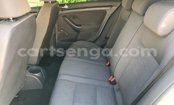 Nunua Ilio tumika Volkswagen Golf White Gari ndani ya Ezulwini nchini Hhohho Nunua Ilio tumika Volkswagen Golf White Gari ndani ya Ezulwini nchini Hhohho