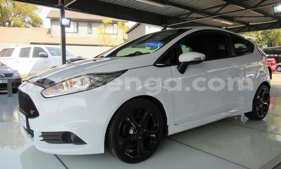 Acheter Occasion Voiture Ford Fiesta ST Blanc à Big Bend, Lubombo Acheter Occasion Voiture Ford Fiesta ST Blanc à Big Bend, Lubombo