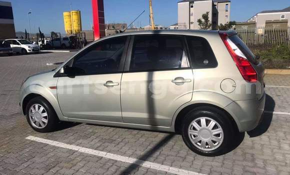 Nunua Ilio tumika Ford Fiesta Silver Gari ndani ya Ezulwini nchini Hhohho Nunua Ilio tumika Ford Fiesta Silver Gari ndani ya Ezulwini nchini Hhohho