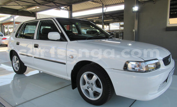 Acheter Occasion Voiture Toyota Corolla Blanc à Hlatikulu, Shiselweni District Acheter Occasion Voiture Toyota Corolla Blanc à Hlatikulu, Shiselweni District