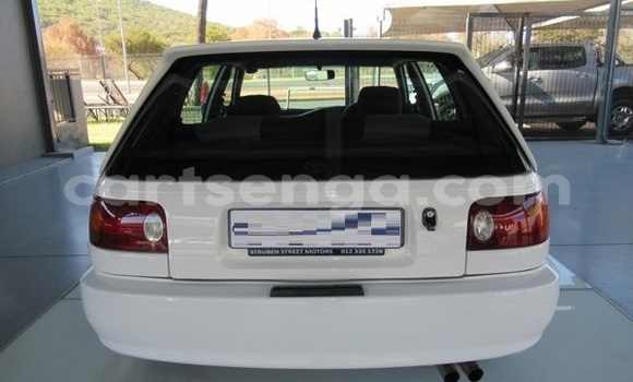 Acheter Occasion Voiture Toyota Corolla Blanc à Hlatikulu, Shiselweni District Acheter Occasion Voiture Toyota Corolla Blanc à Hlatikulu, Shiselweni District