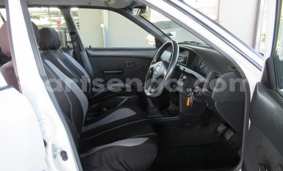 Acheter Occasion Voiture Toyota Corolla Blanc à Hlatikulu, Shiselweni District Acheter Occasion Voiture Toyota Corolla Blanc à Hlatikulu, Shiselweni District