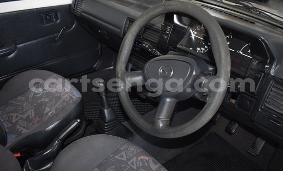 Acheter Occasion Voiture Mazda 323 Blanc à Hluti, Shiselweni District Acheter Occasion Voiture Mazda 323 Blanc à Hluti, Shiselweni District